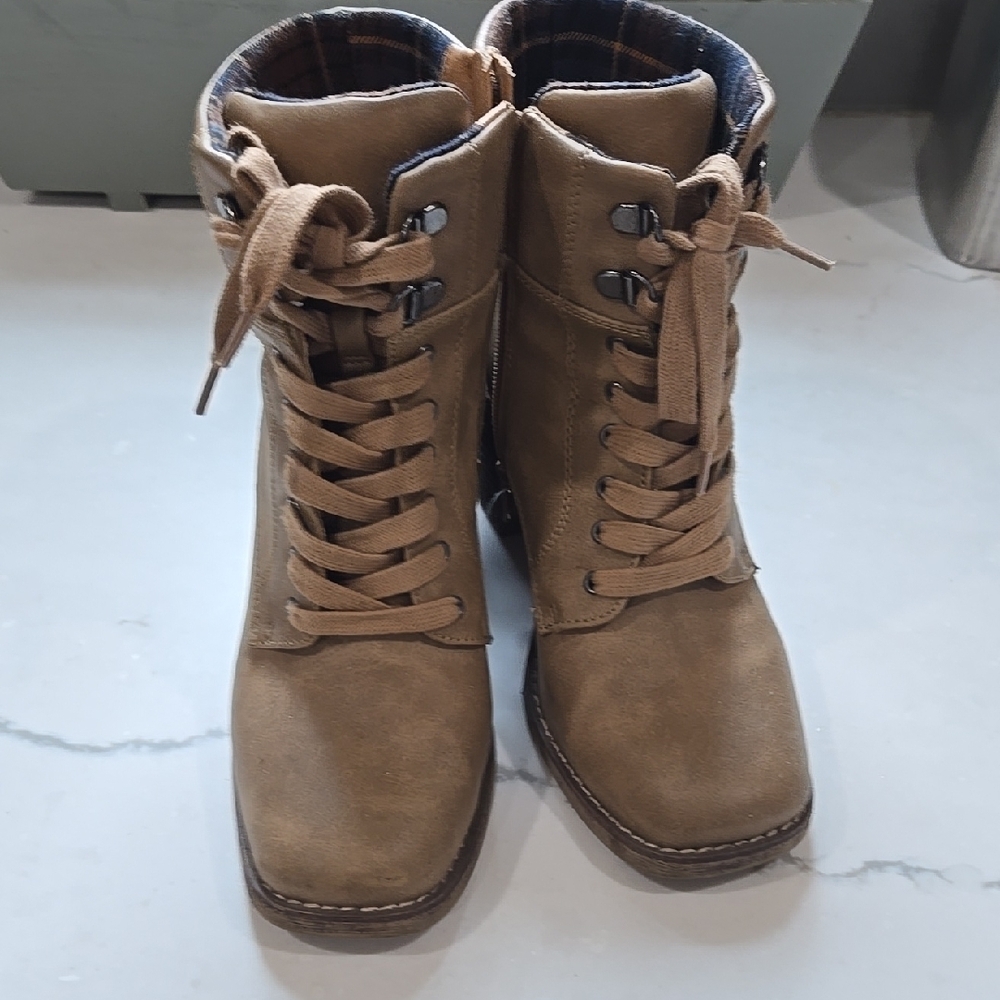 Women's Tan Lace-Up Boots